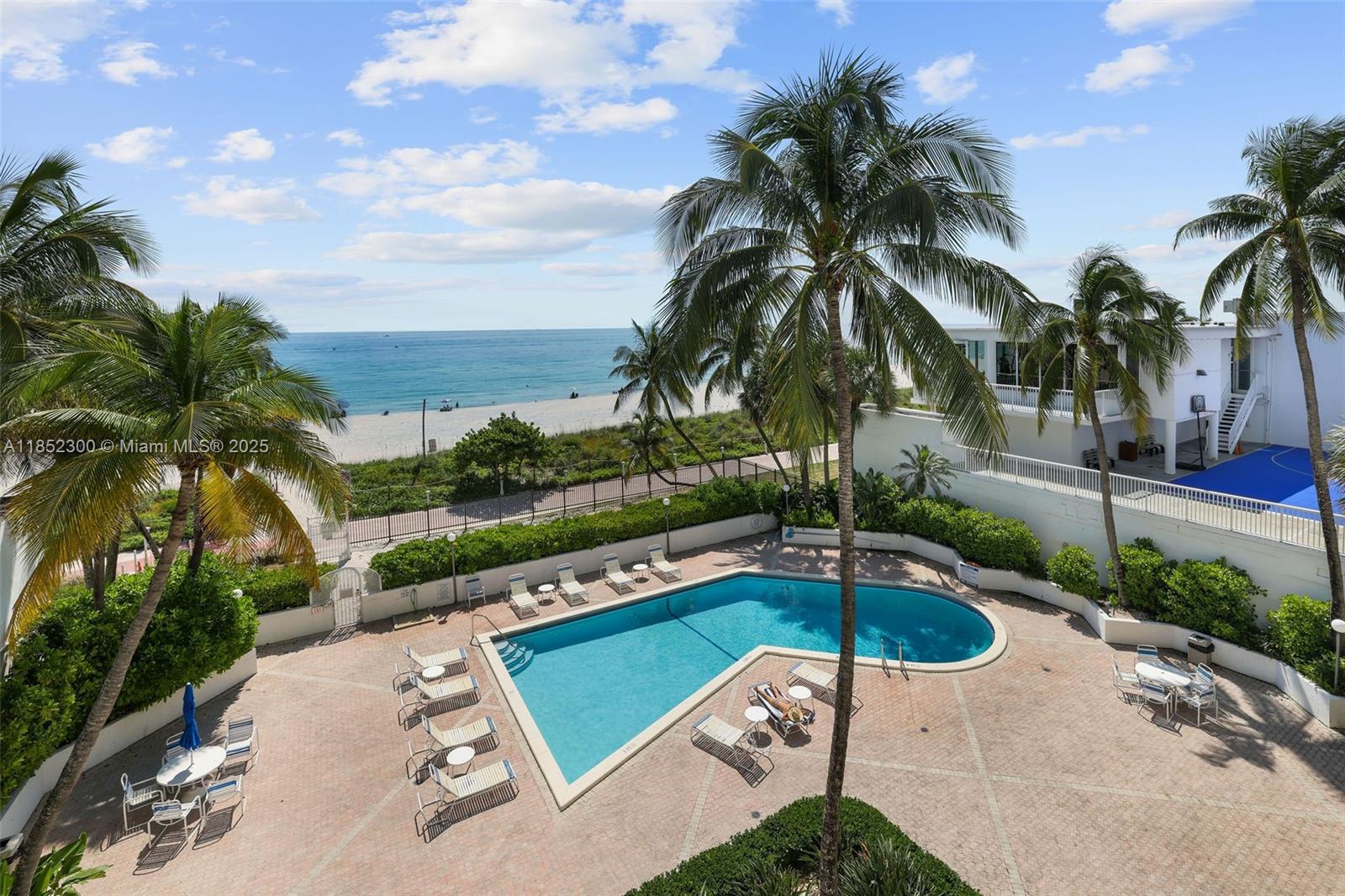 5415 Collins Ave # 407