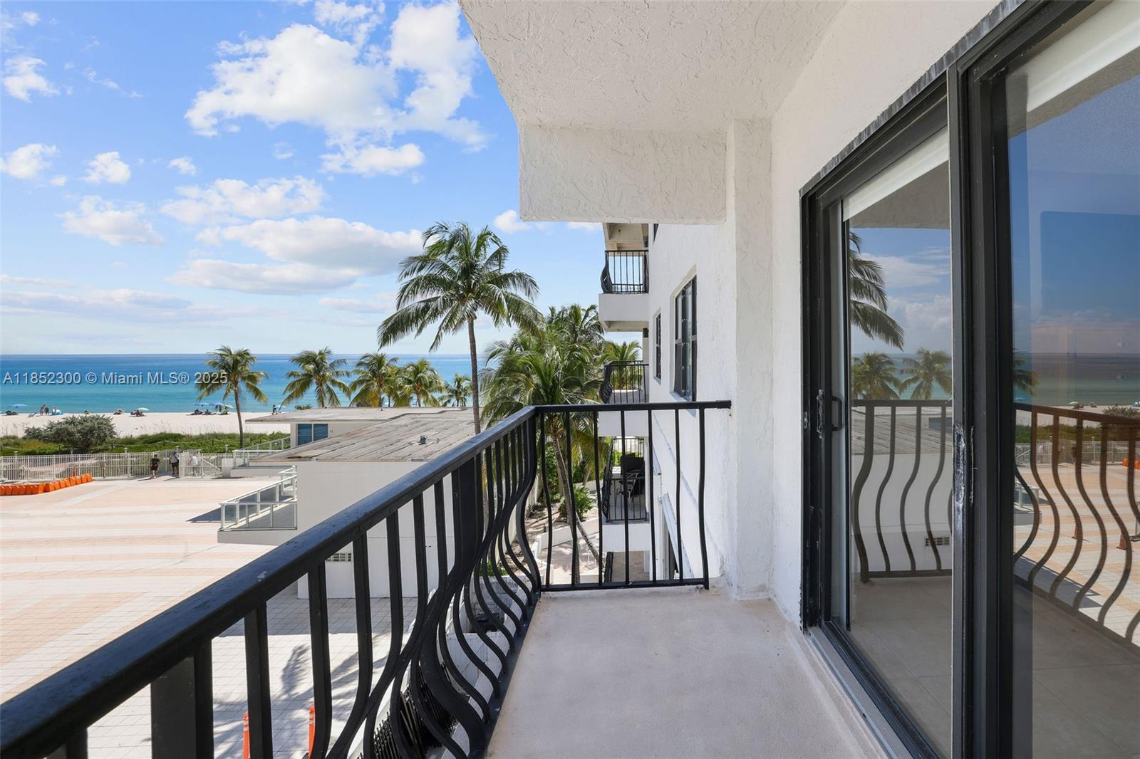 5415 Collins Ave # 407