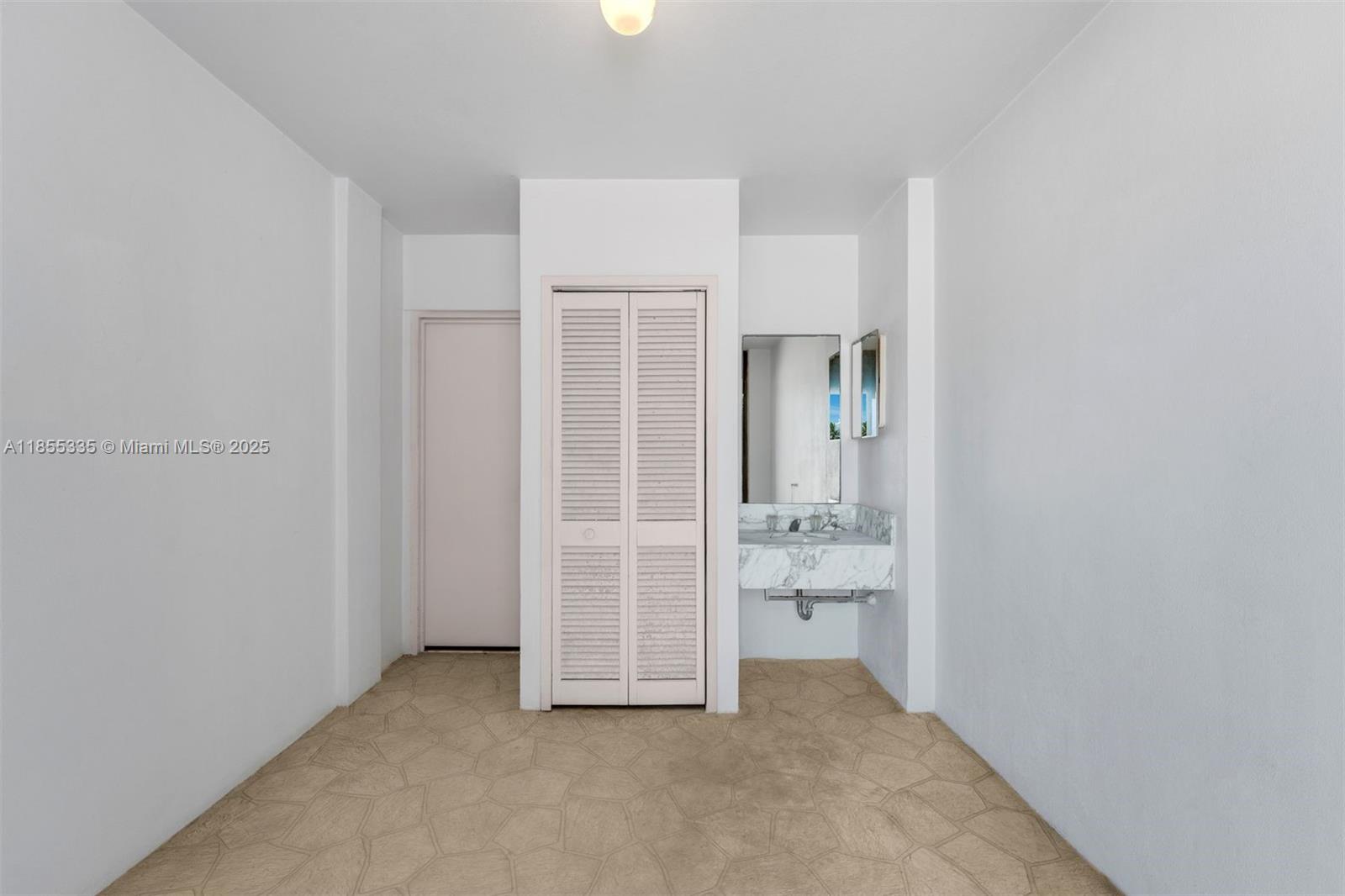 9801 Collins Ave Unit: CAB10