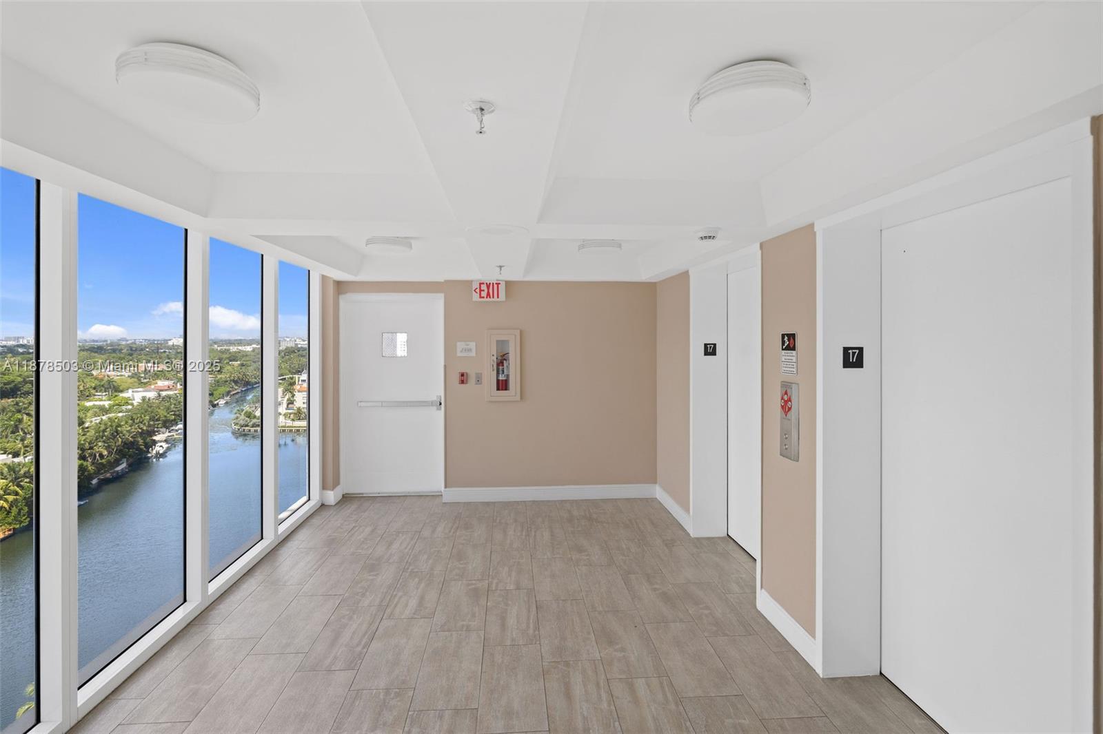 2401 Collins Ave # 1712