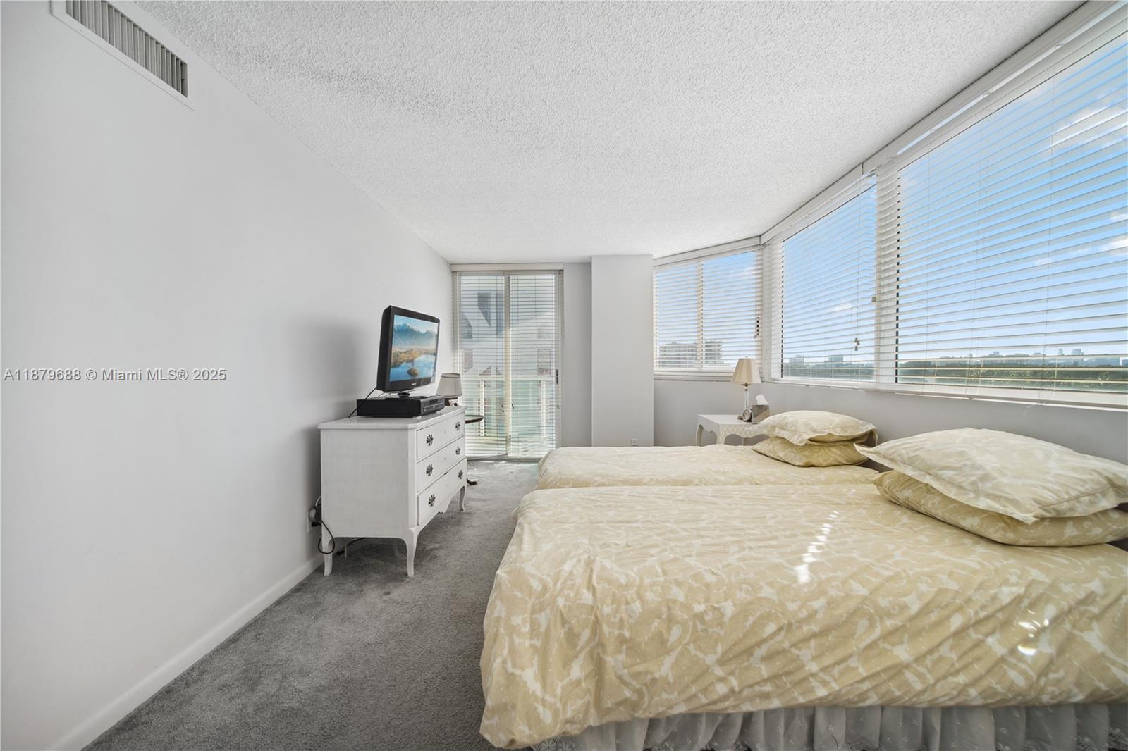 3411 Indian Creek Dr # 604