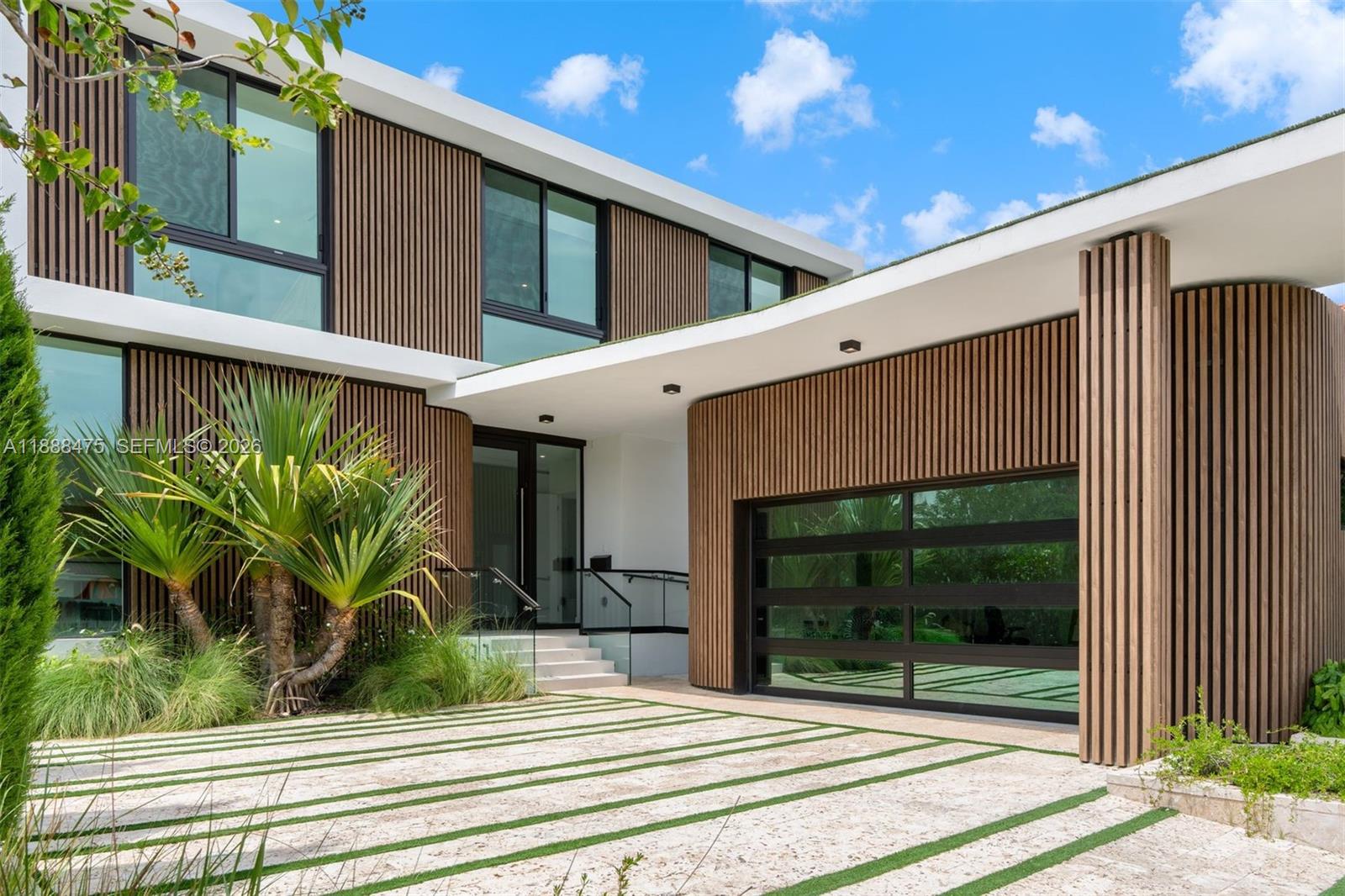 3114 Prairie Ave