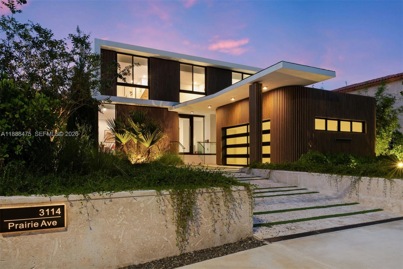 3114 Prairie Ave
