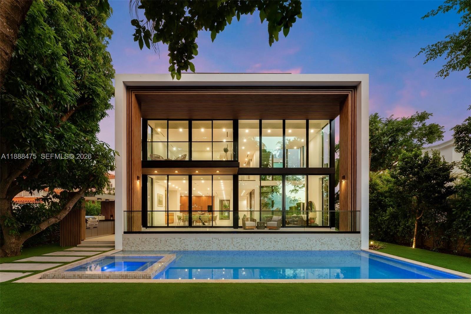 3114 Prairie Ave