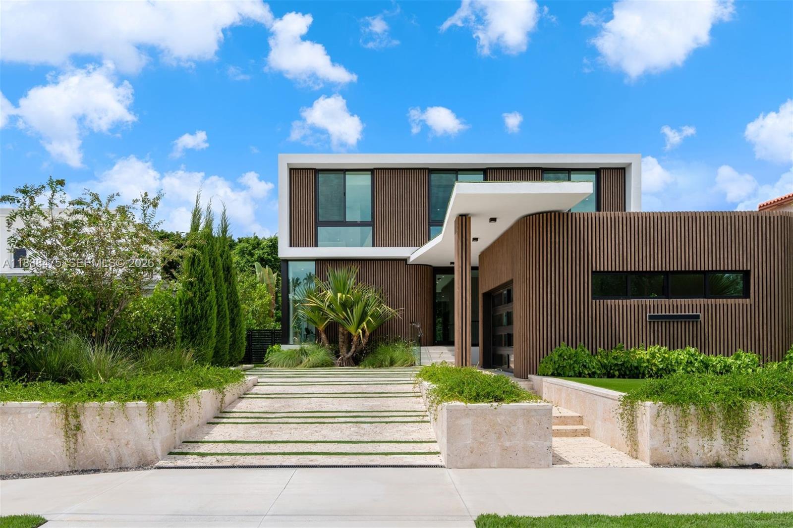 3114 Prairie Ave