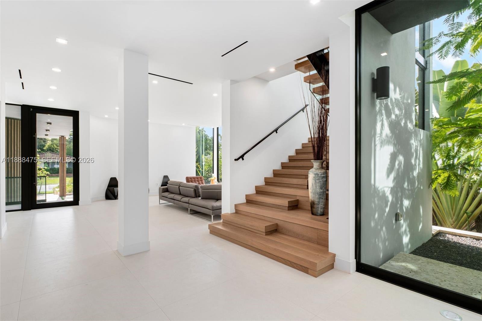3114 Prairie Ave