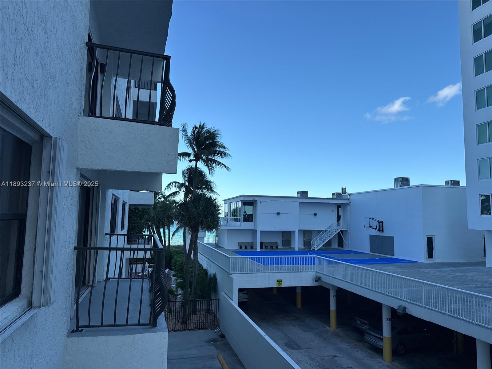 5415 Collins Ave # 304