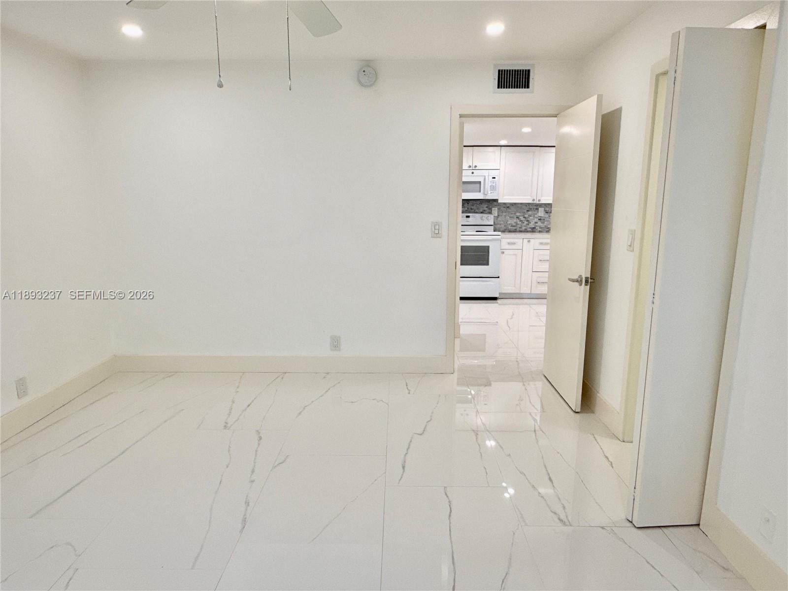 5415 Collins Ave # 304