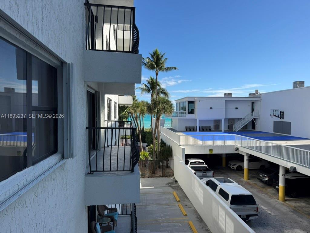 5415 Collins Ave # 304