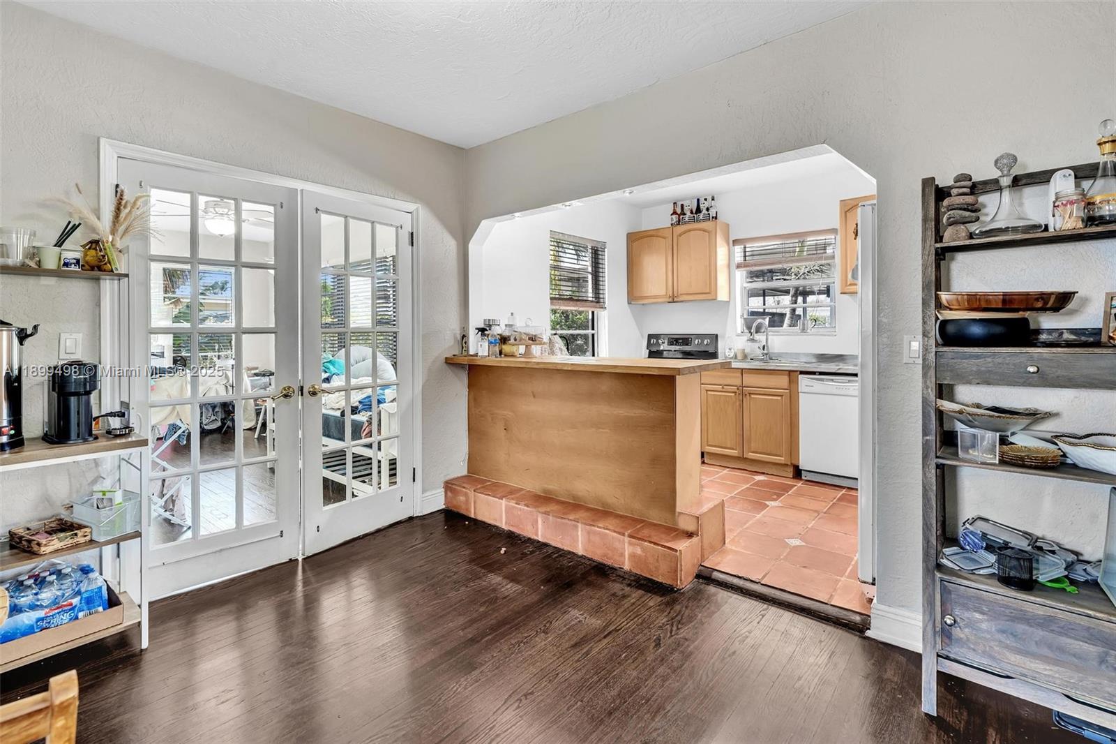 836 W 40th St, Miami Beach