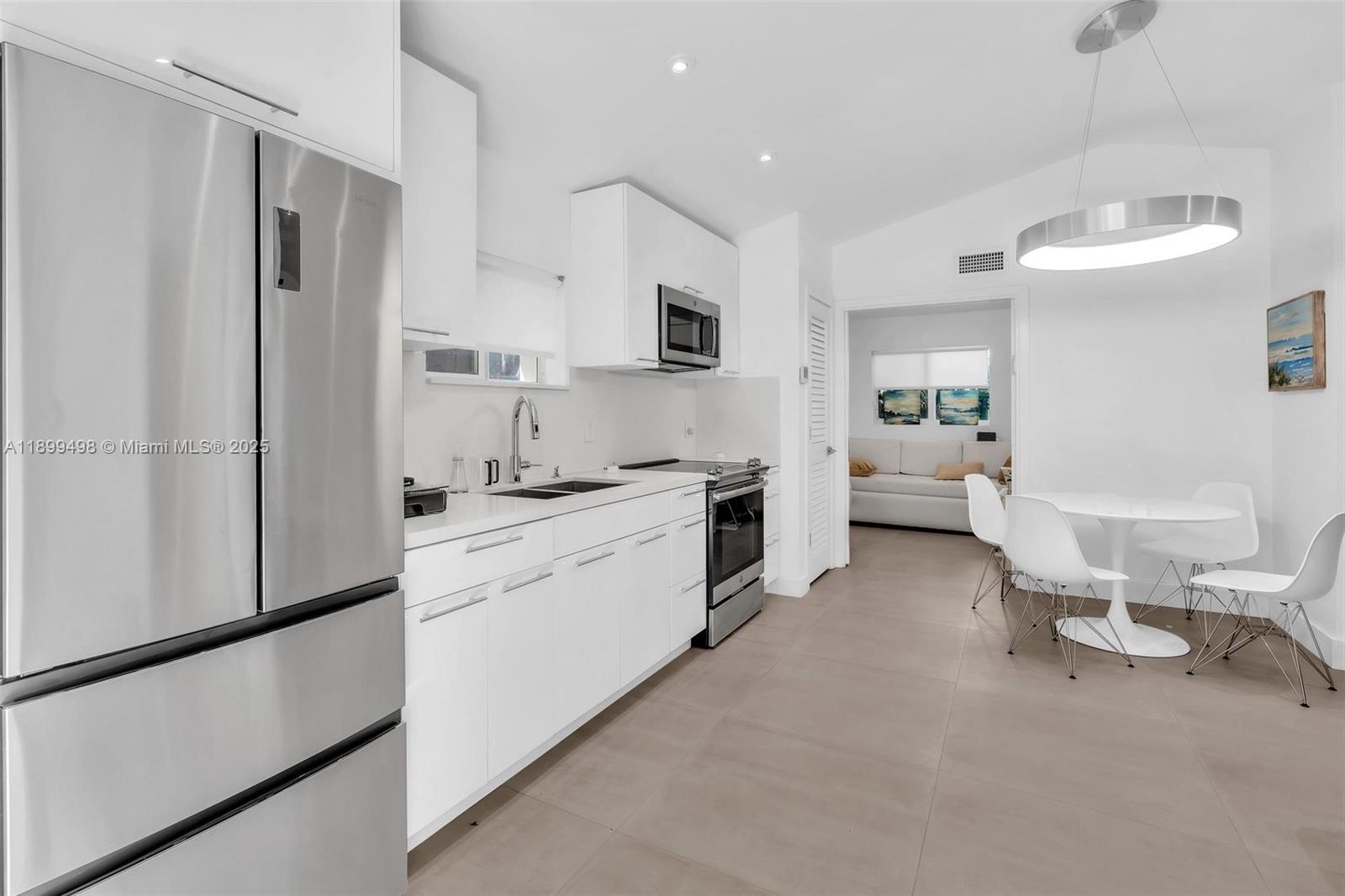 836 W 40th St, Miami Beach