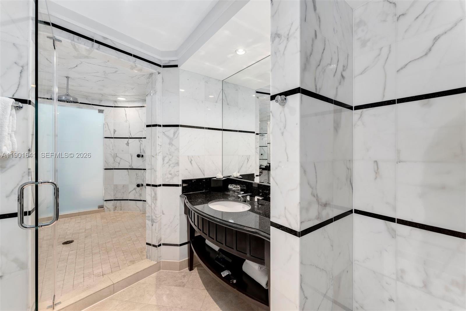 4391 Collins Ave # 512