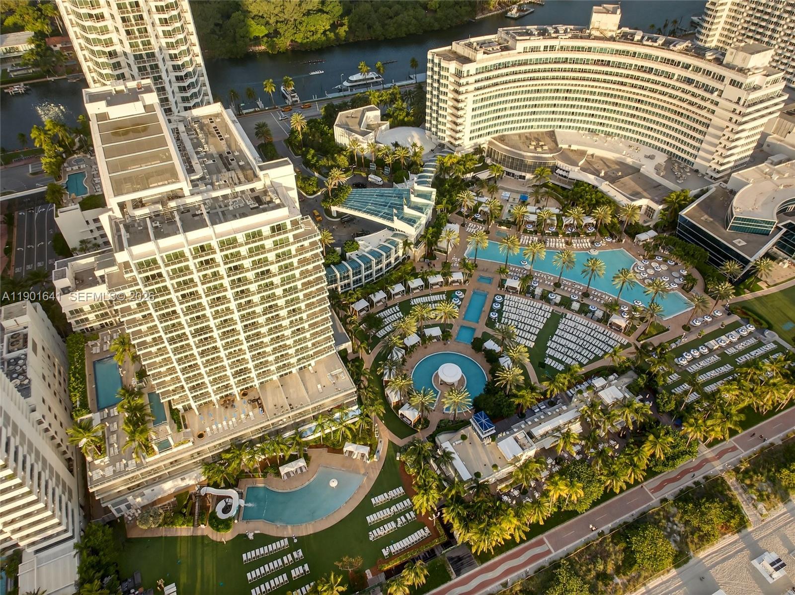 4391 Collins Ave # 512