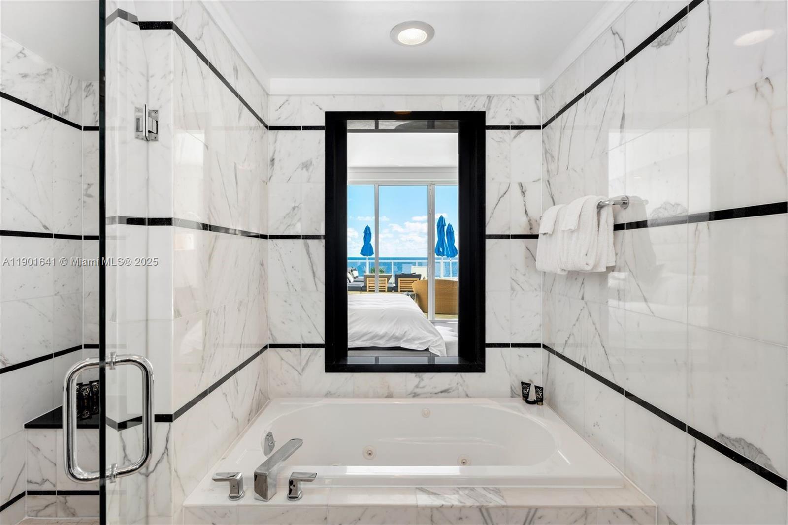 4391 Collins Ave # 512