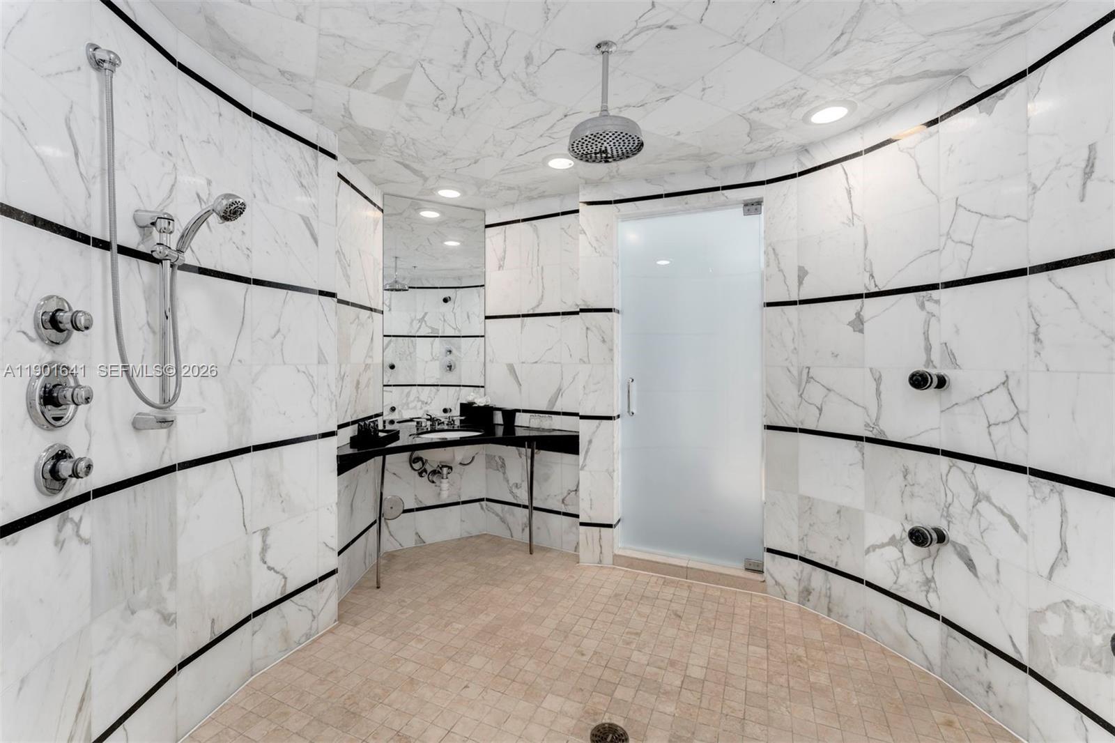 4391 Collins Ave # 512