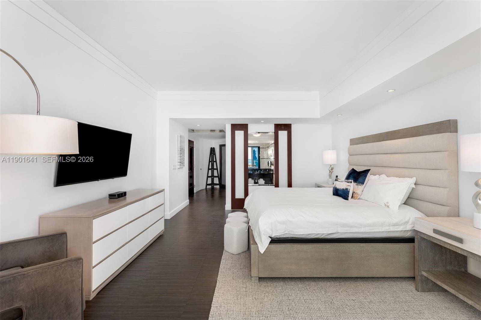 4391 Collins Ave # 512