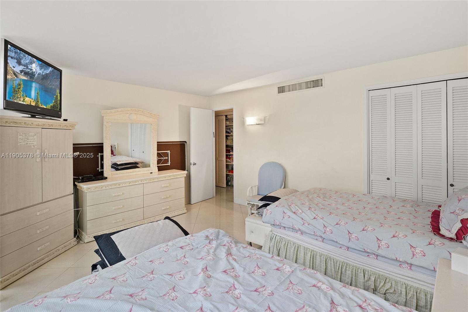 5055 Collins Ave # 2J