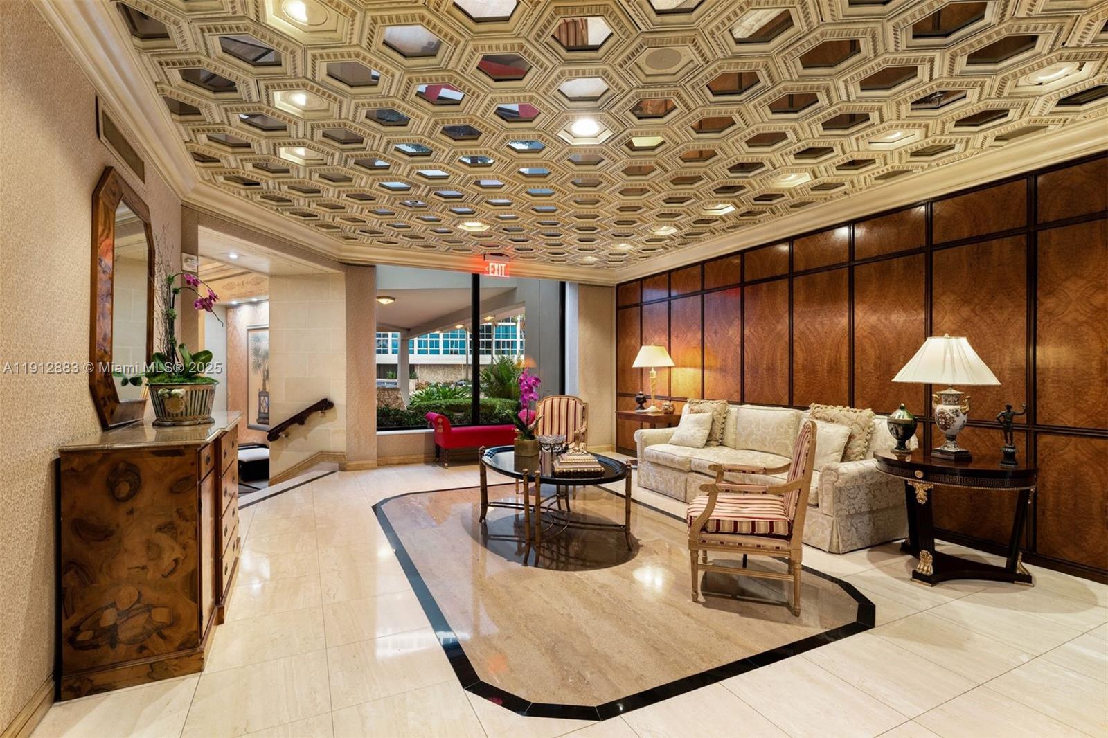 5500 Collins Ave # 304