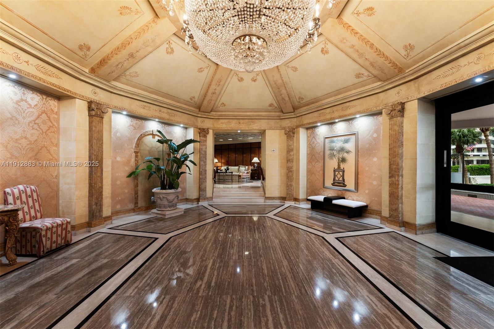 5500 Collins Ave # 304