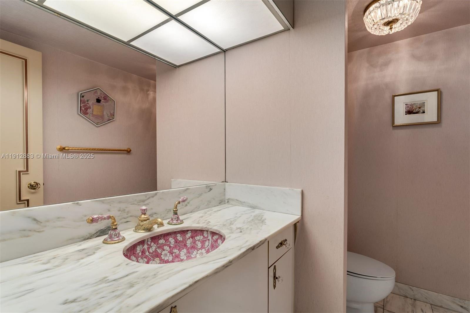 5500 Collins Ave # 304