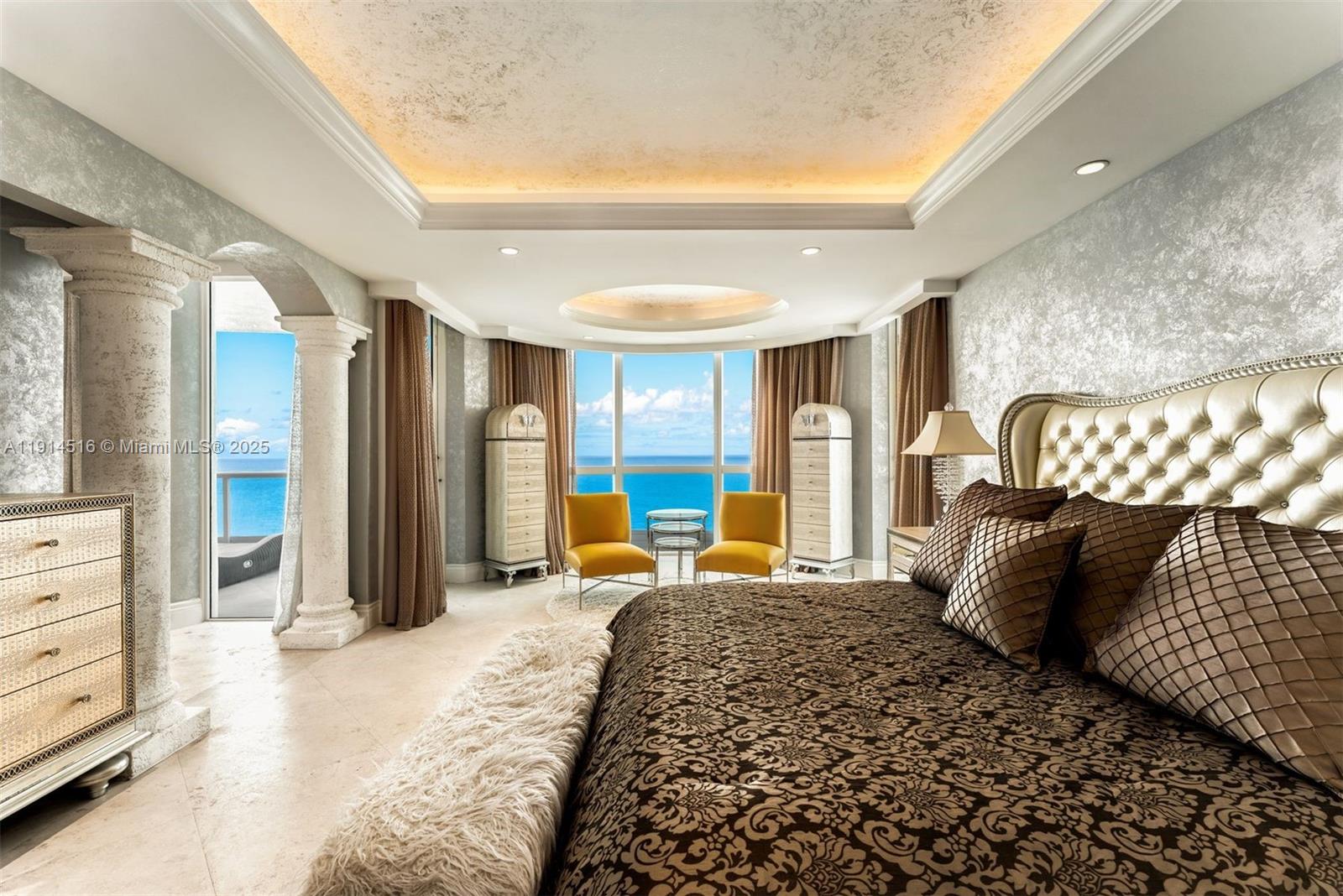 5025 Collins Ave # 1 Unit: PH-1