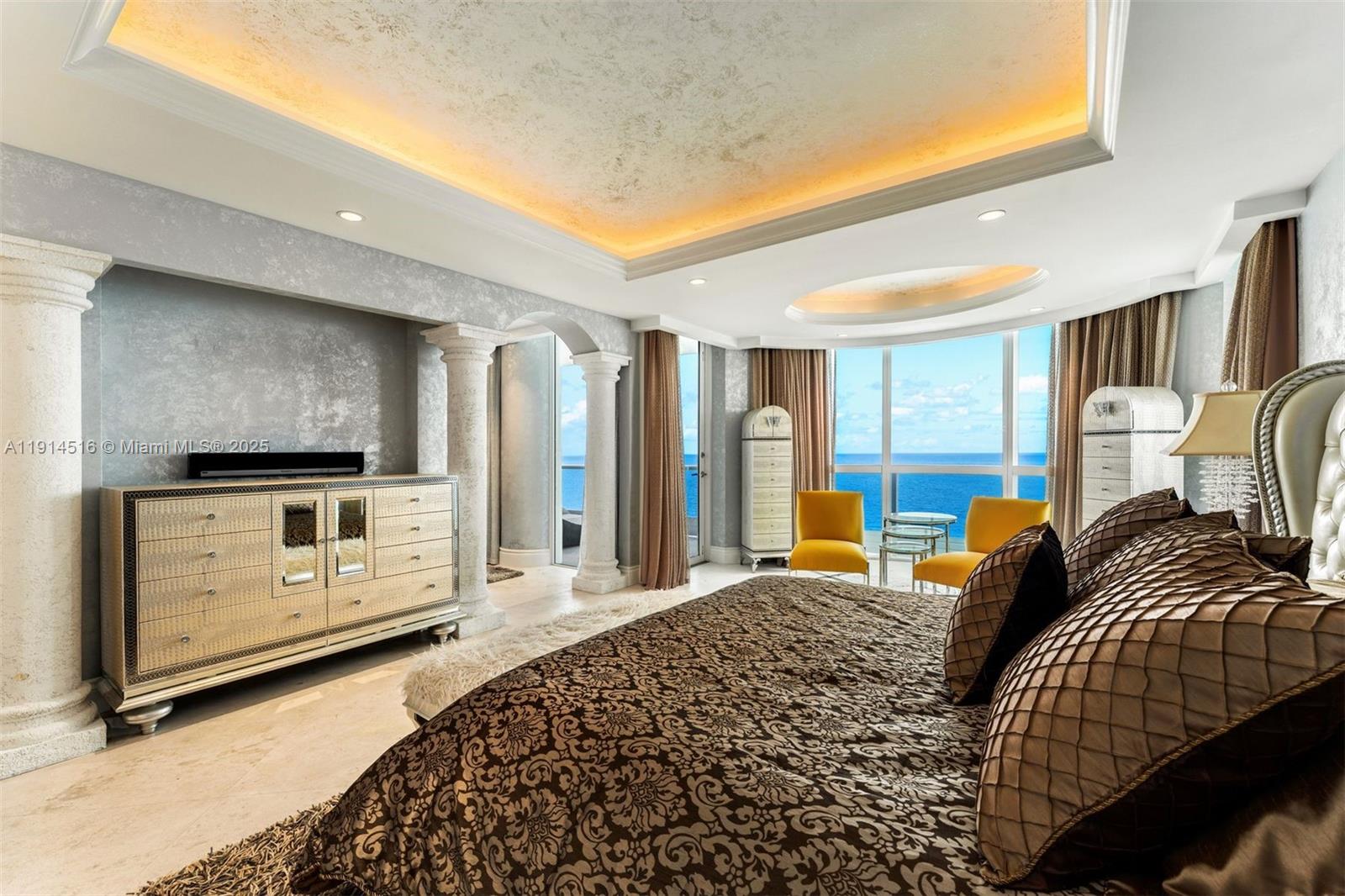 5025 Collins Ave # 1 Unit: PH-1