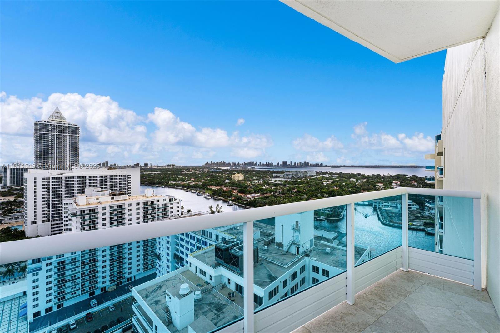 5025 Collins Ave # 1 Unit: PH-1