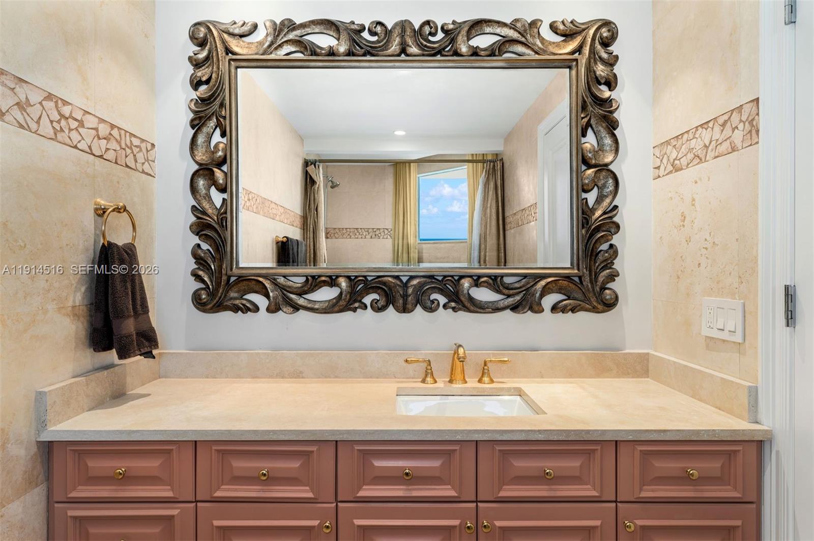 5025 Collins Ave # 1 Unit: PH-1