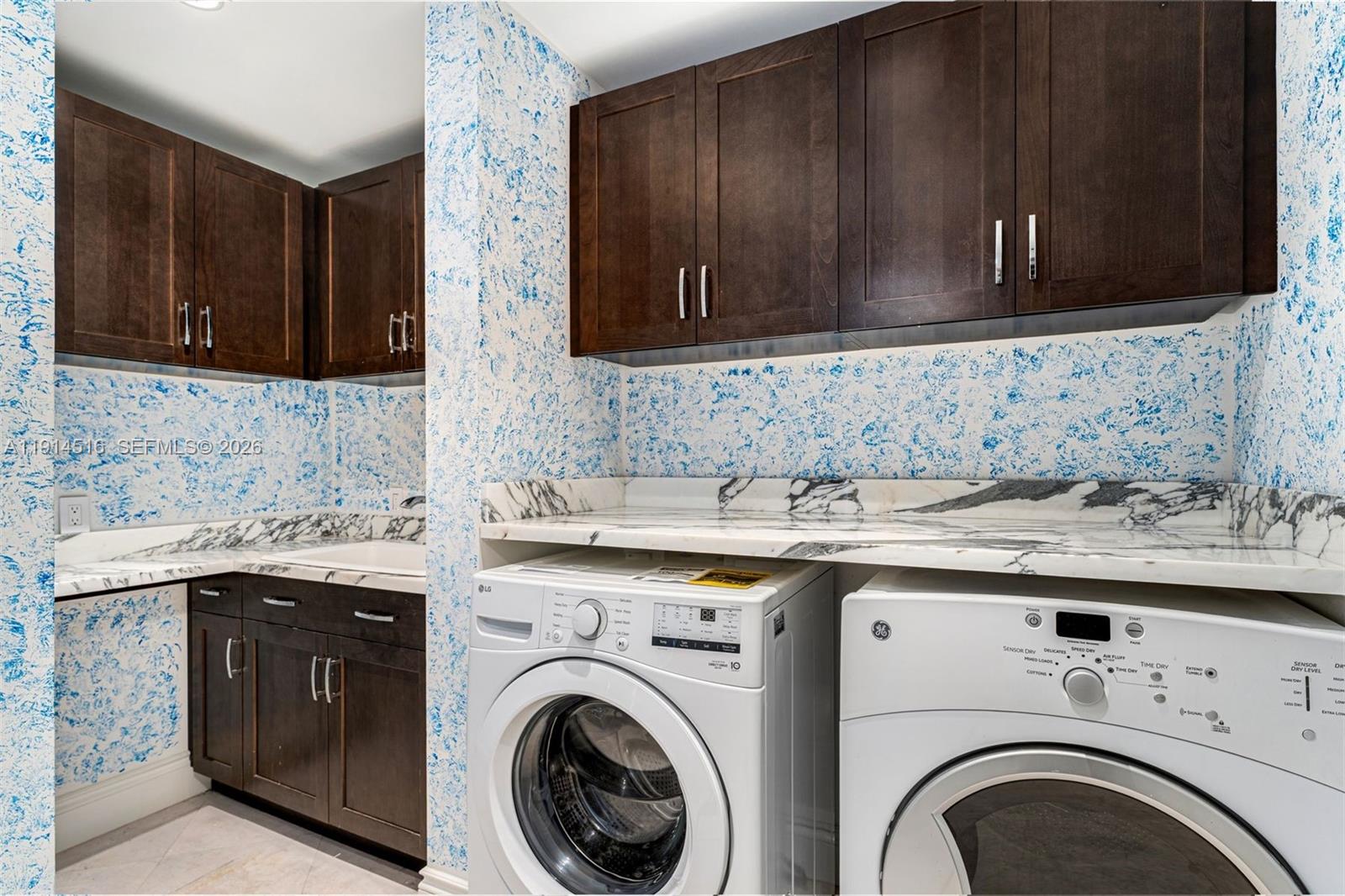 5025 Collins Ave # 1 Unit: PH-1