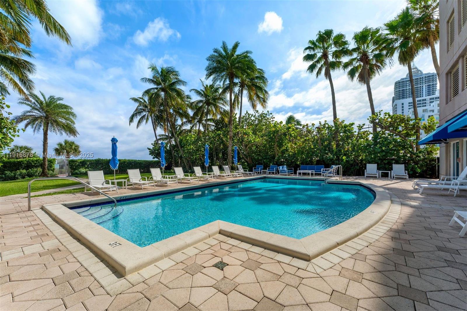 5025 Collins Ave # 1 Unit: PH-1