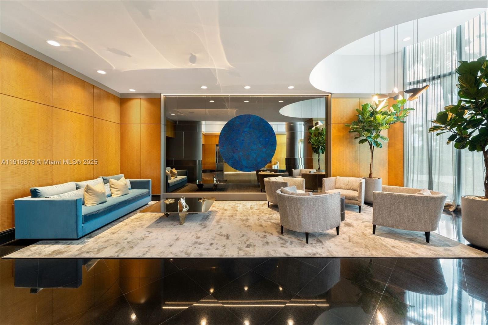 5025 Collins Ave # 1 Unit: PH-1