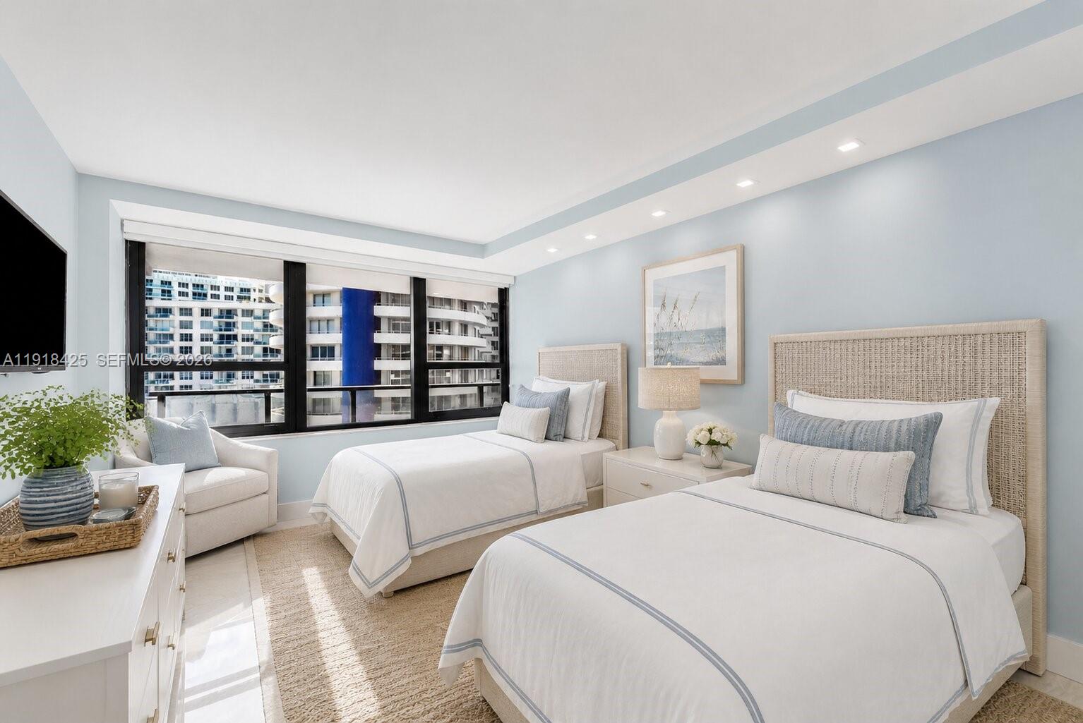5225 Collins Ave # 603