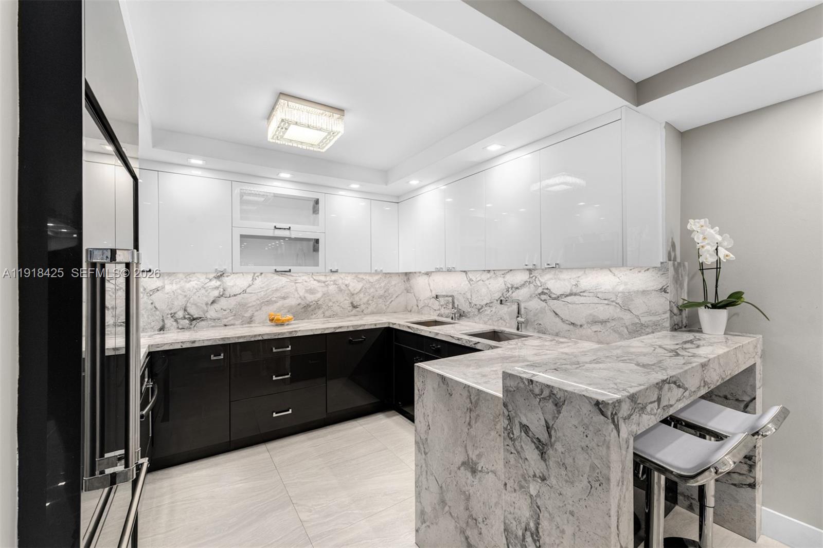 5225 Collins Ave # 603