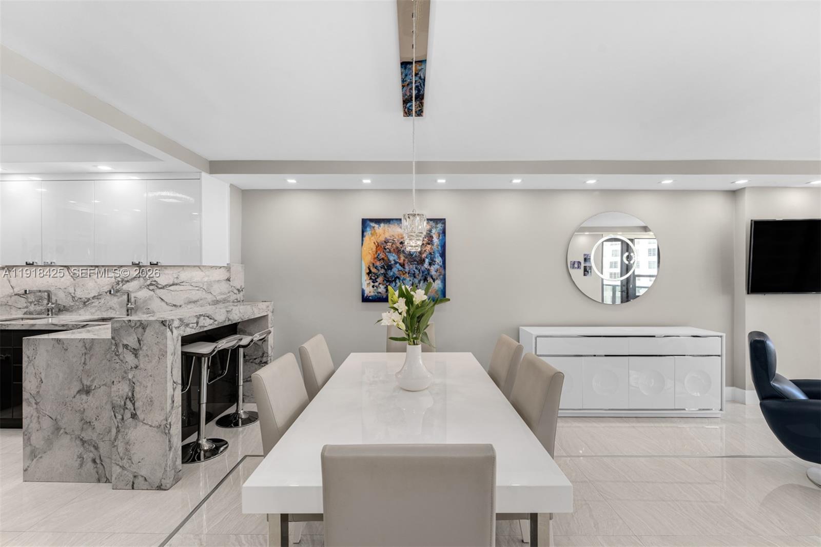 5225 Collins Ave # 603