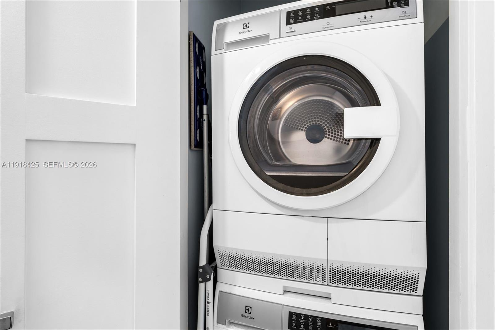 5225 Collins Ave # 603