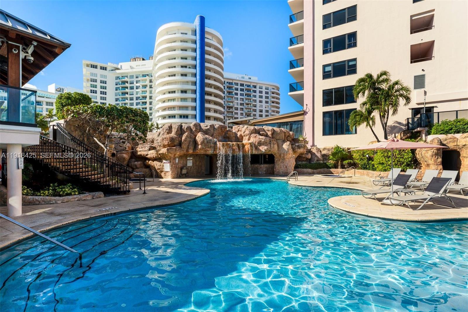 5225 Collins Ave # 603