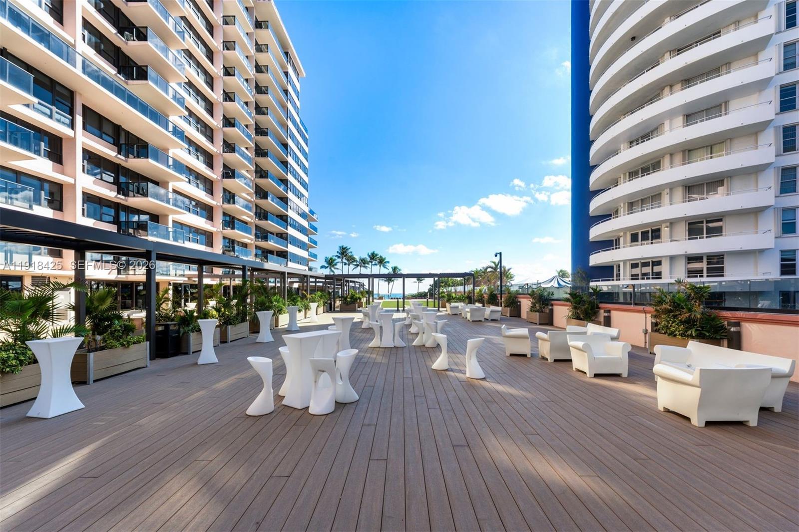 5225 Collins Ave # 603