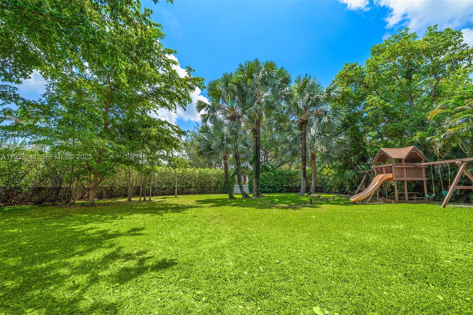 3500 Flamingo Dr