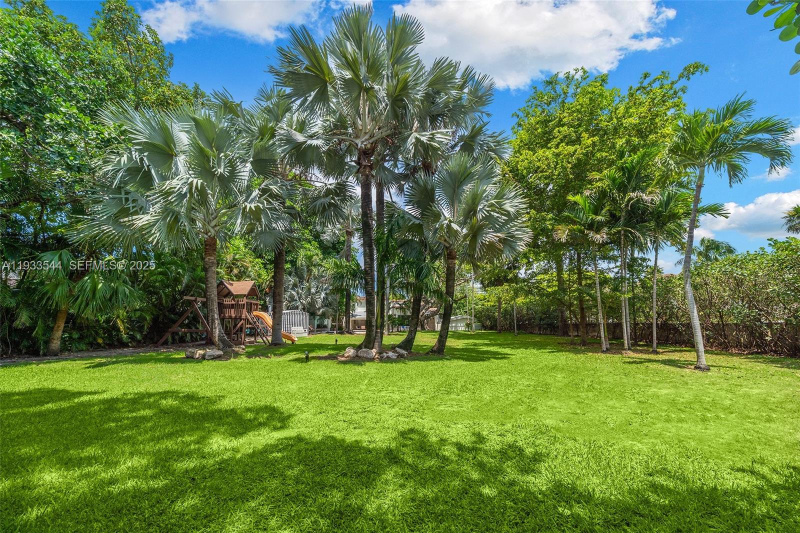 3500 Flamingo Dr