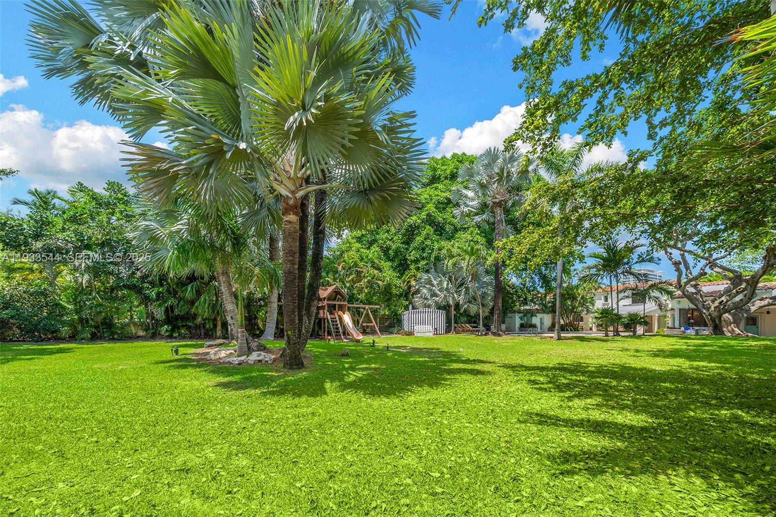 3500 Flamingo Dr