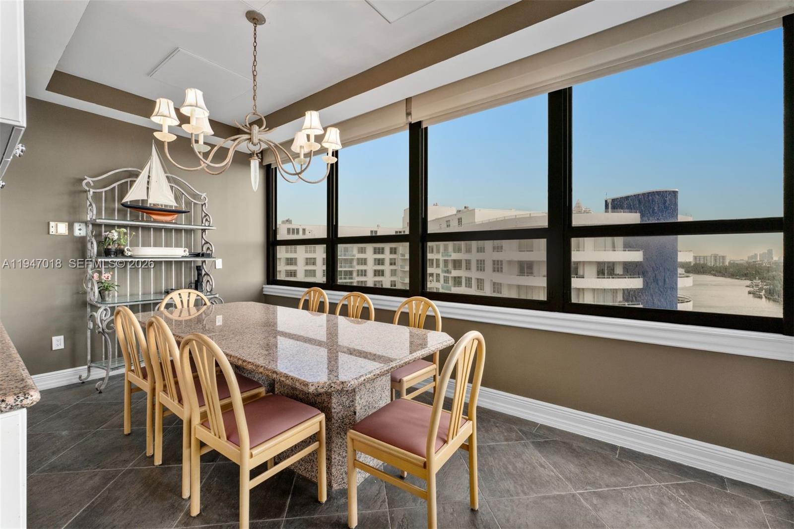 5225 Collins Ave Unit: PH8