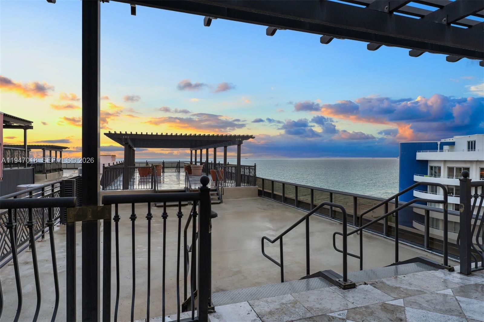 5225 Collins Ave Unit: PH8