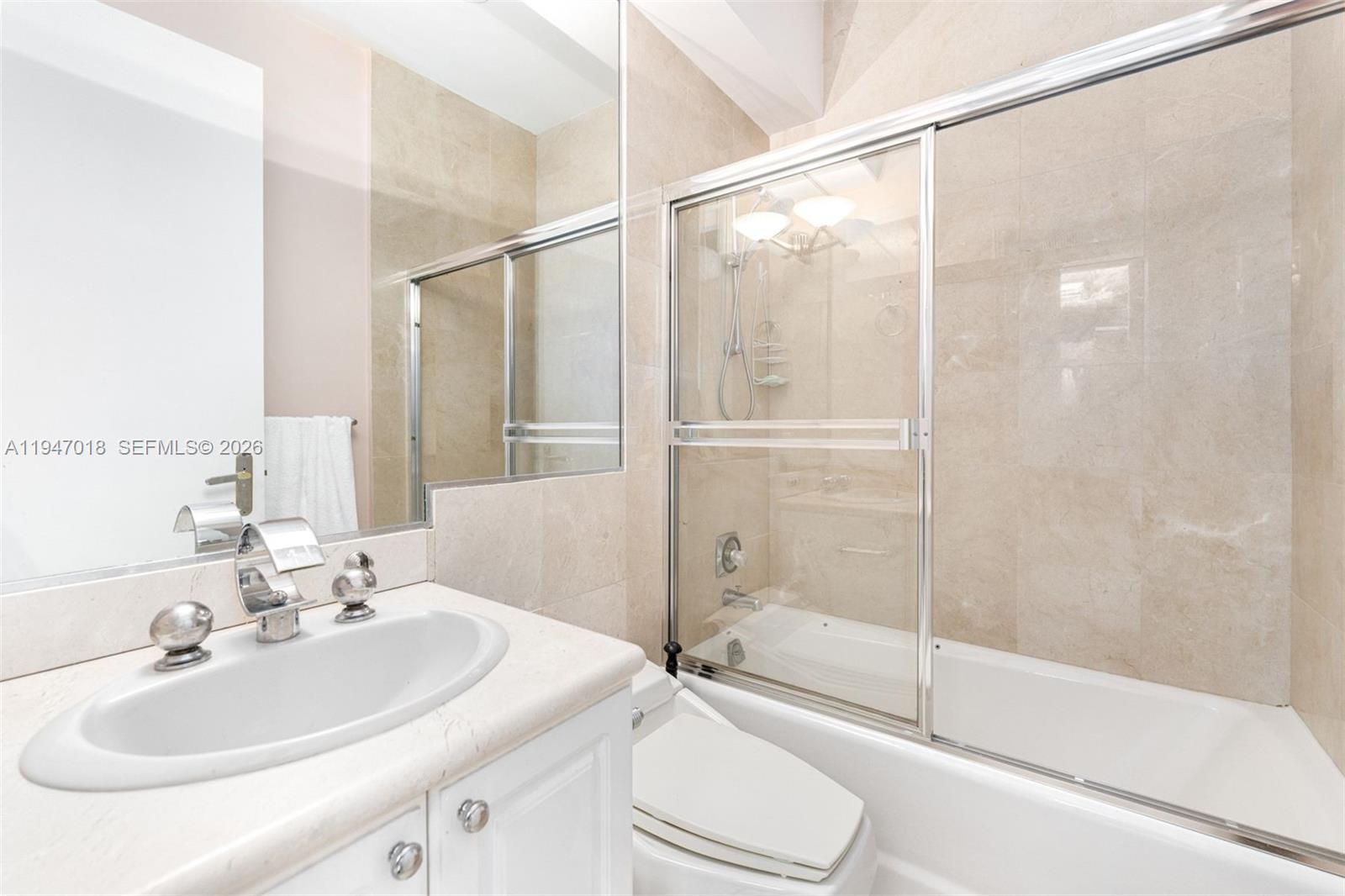 5225 Collins Ave Unit: PH8