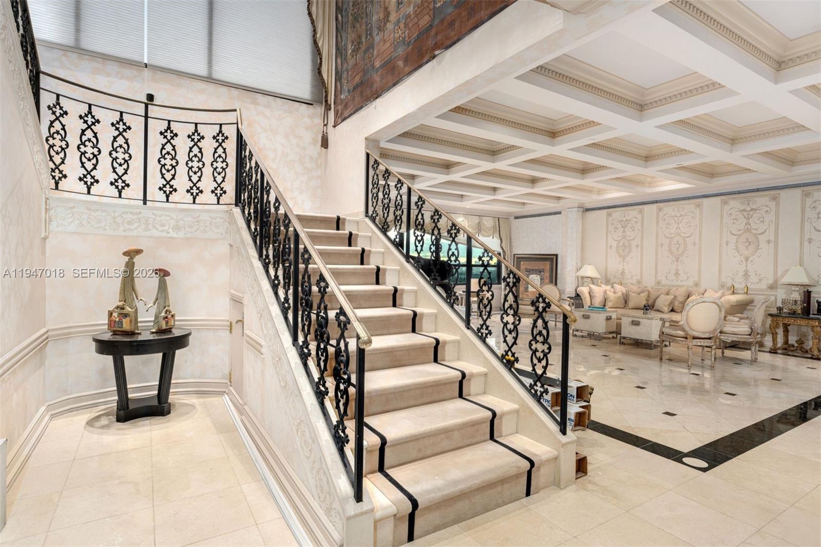 5225 Collins Ave Unit: PH8