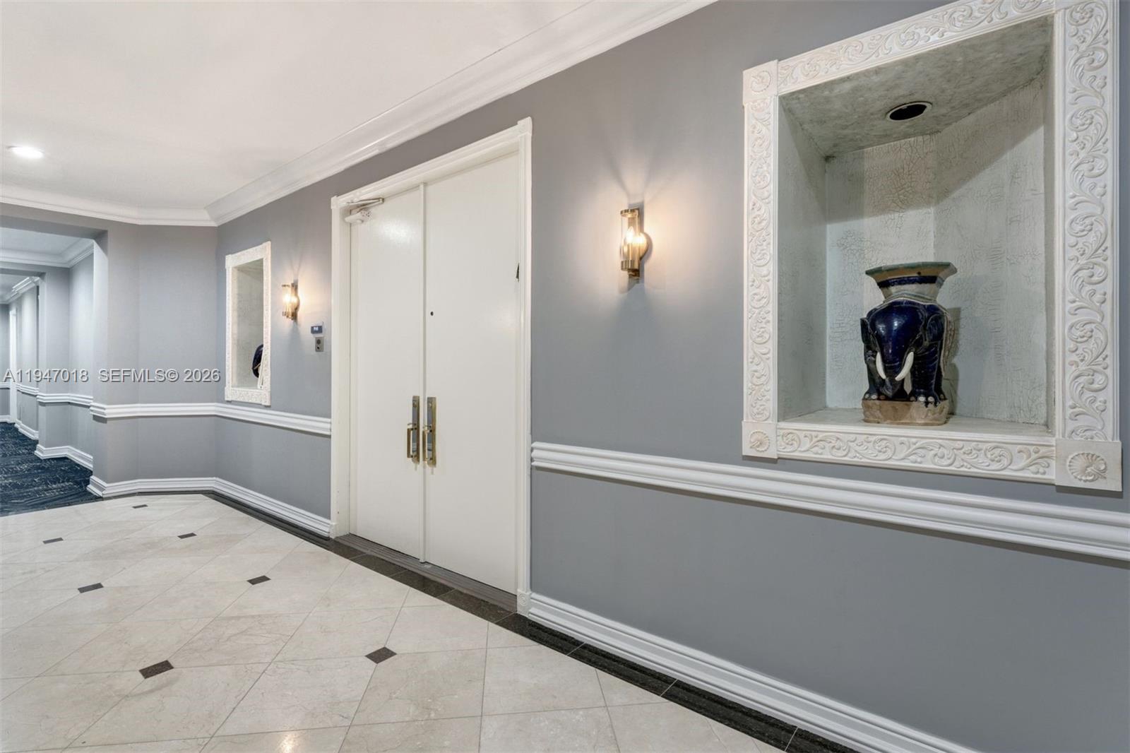 5225 Collins Ave Unit: PH8