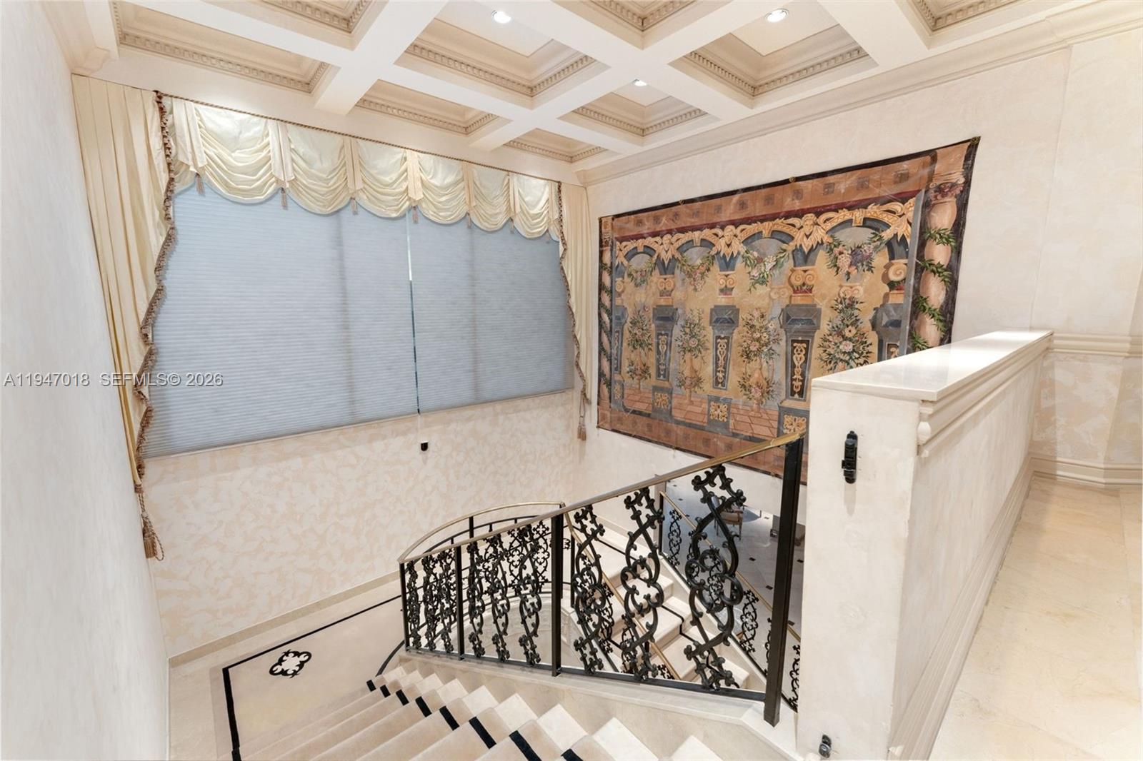 5225 Collins Ave Unit: PH8