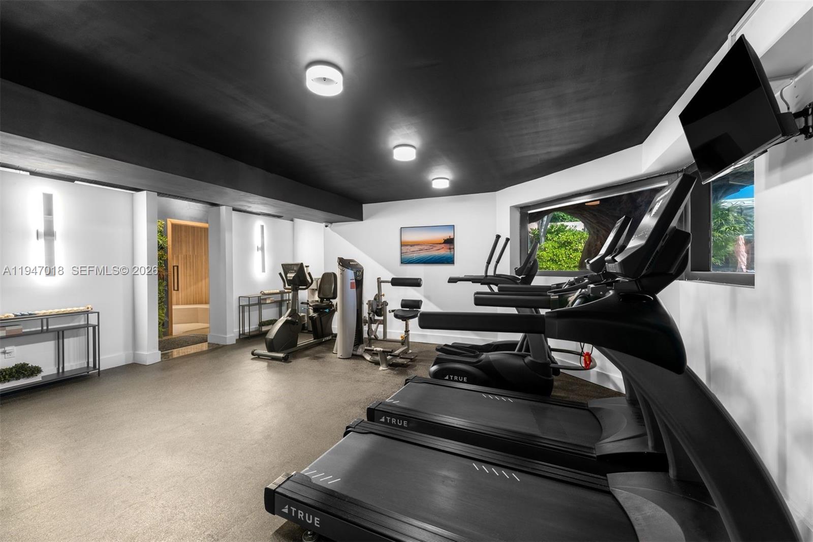 5225 Collins Ave Unit: PH8