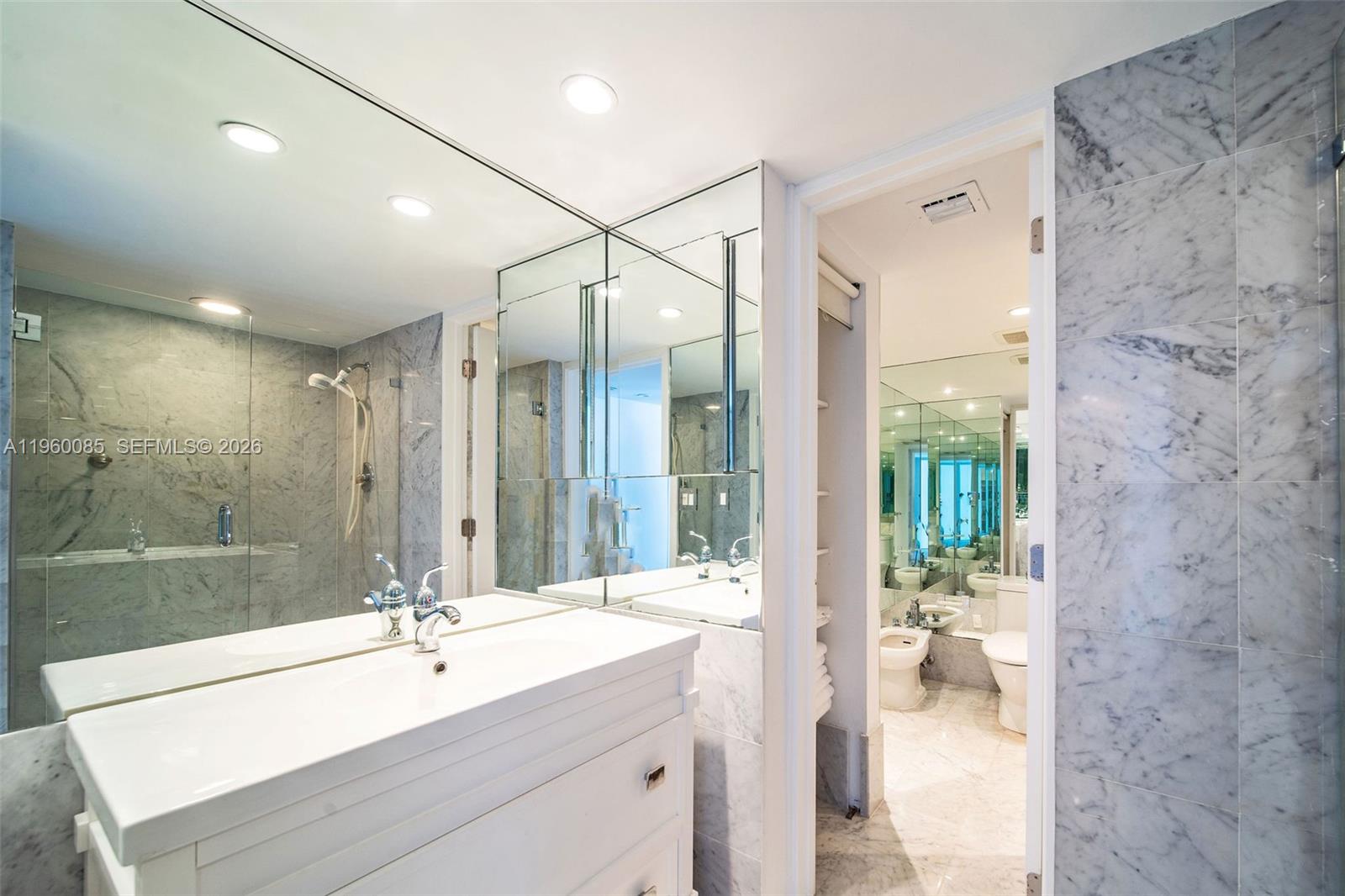 5415 Collins Ave Unit: 501/601