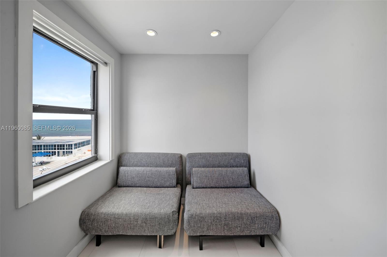 5415 Collins Ave Unit: 501/601