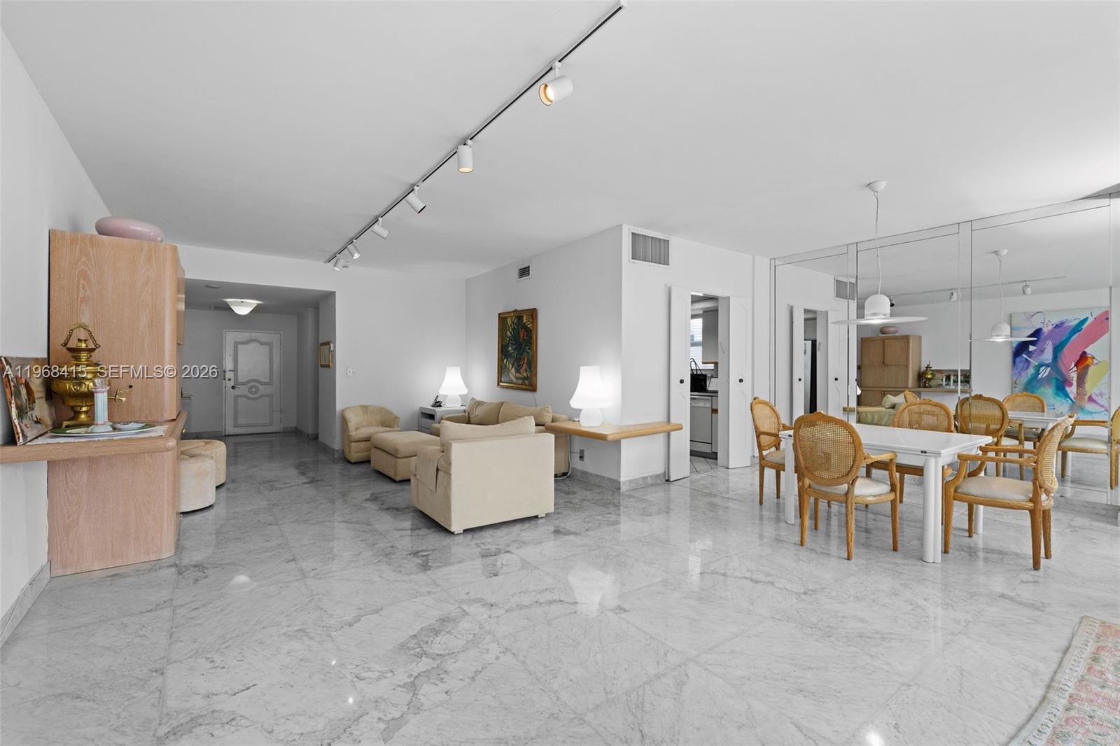 4925 Collins Ave # 1A